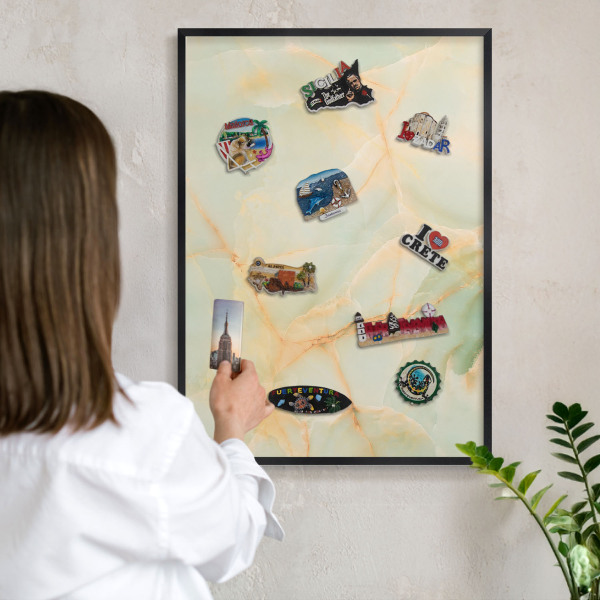 Wandbord voor magneten in een zwarte lijst Marmeren elegantie