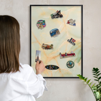 Wandbord voor magneten in een zwarte lijst Marmeren elegantie