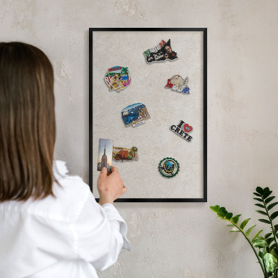 Wandbord voor magneten in een zwarte lijst Natuurlijke elegantie