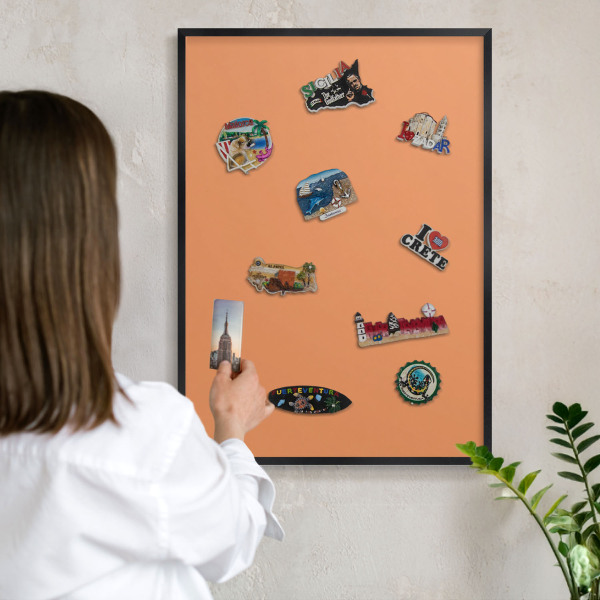 Metalen bord voor magneten met zwarte lijst Pastel oranje
