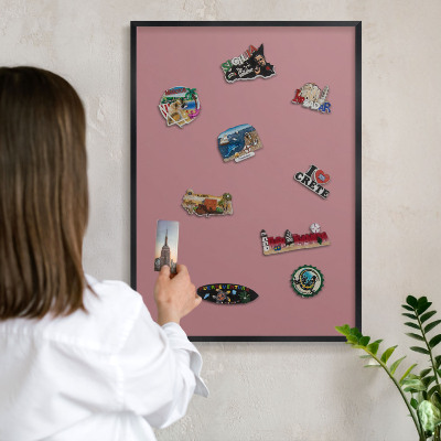 Wandbord voor magneten in een zwarte lijst Oudroze