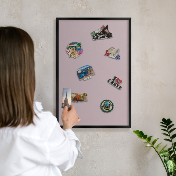 Metalen bord voor magneten met zwarte lijst Pastel lila