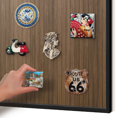 Wandbord voor magneten in een zwarte lijst Houten achtergrond