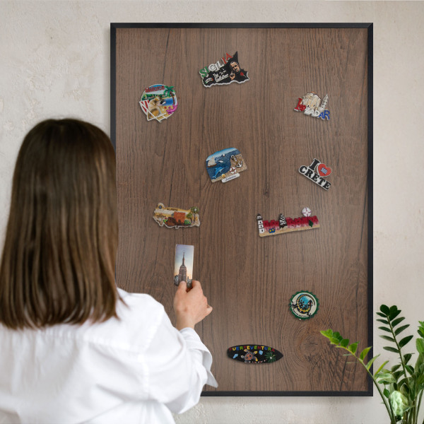 Wandbord voor magneten in een zwarte lijst Houtstructuur