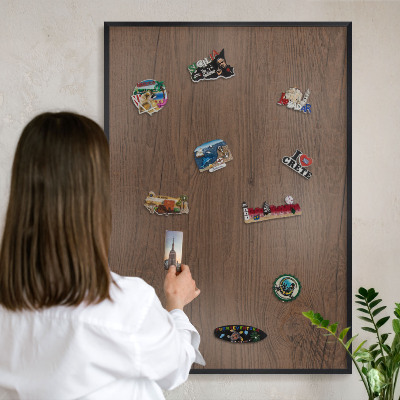 Wandbord voor magneten in een zwarte lijst Houtstructuur