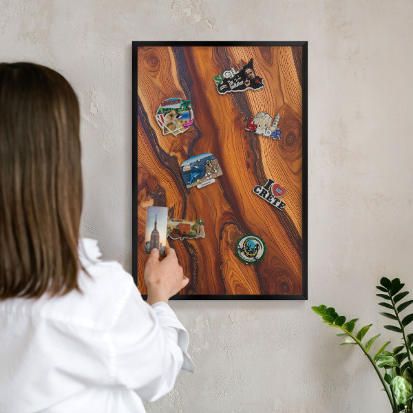 Wandbord voor magneten in een zwarte lijst Houten ringen
