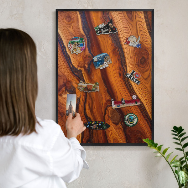 Wandbord voor magneten in een zwarte lijst Houten ringen