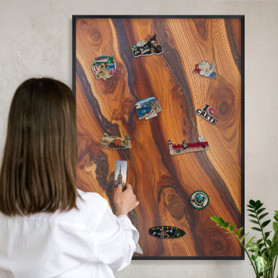 Wandbord voor magneten in een zwarte lijst Houten ringen