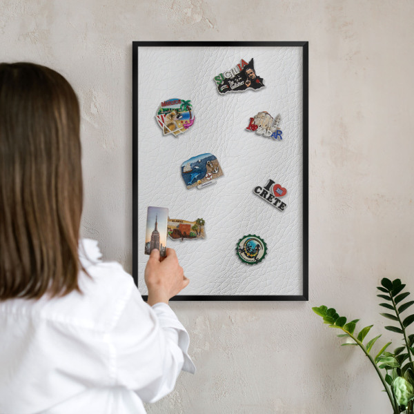 Wandbord voor magneten in een zwarte lijst Elegante textuur