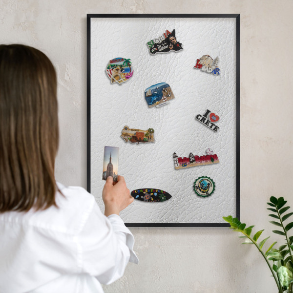 Wandbord voor magneten in een zwarte lijst Elegante textuur