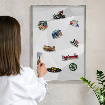 Magneetbord voor souvenir magneten met zilveren lijst Witte geometrie