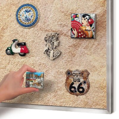 Decoratief metalen magneetbord in een zilveren lijst Steenstructuur