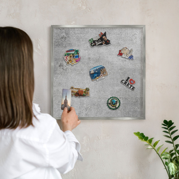 Decoratief metalen magneetbord in een zilveren lijst Concrete minimalisme