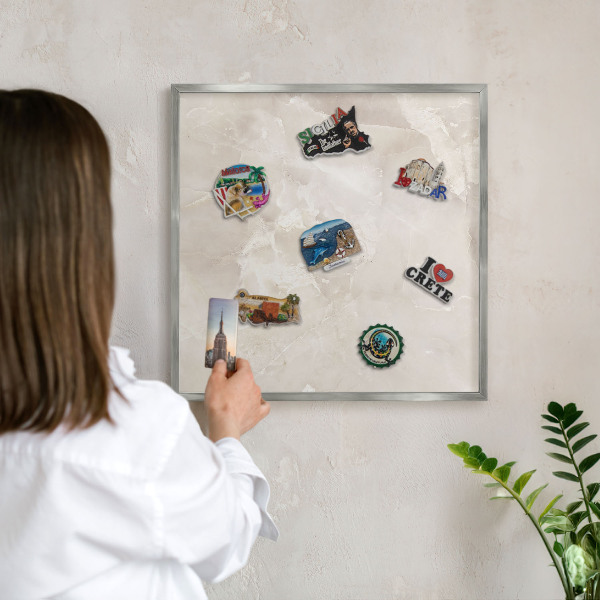 Decoratief metalen magneetbord in een zilveren lijst Beige marmer