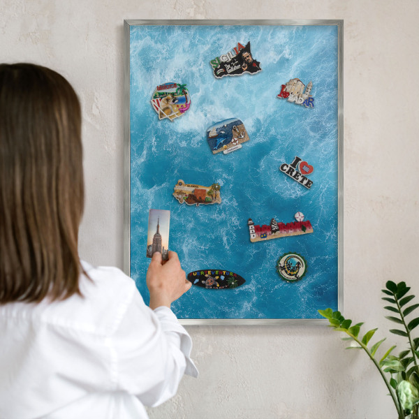 Magneetbord voor souvenir magneten met zilveren lijst Oceaangolven