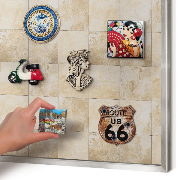 Magneetbord voor souvenir magneten met zilveren lijst Neutrale elegantie
