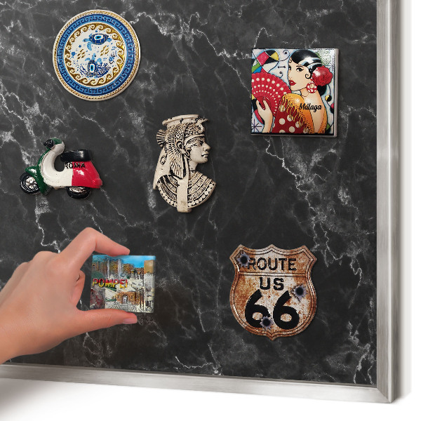 Magneetbord voor souvenir magneten met zilveren lijst Marmeren elegantie