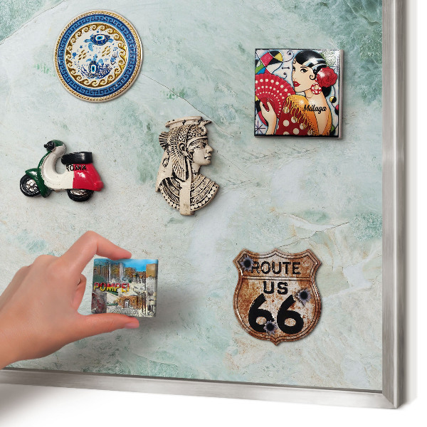 Decoratief metalen magneetbord in een zilveren lijst Groene texturen