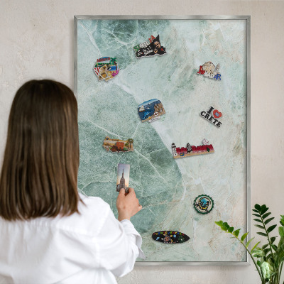 Decoratief metalen magneetbord in een zilveren lijst Groene texturen