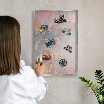 Magneetbord voor souvenir magneten met zilveren lijst Kleurrijke abstractie