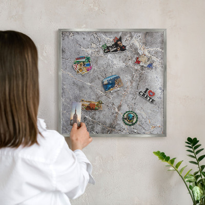 Decoratief metalen magneetbord in een zilveren lijst Marmer met patroon