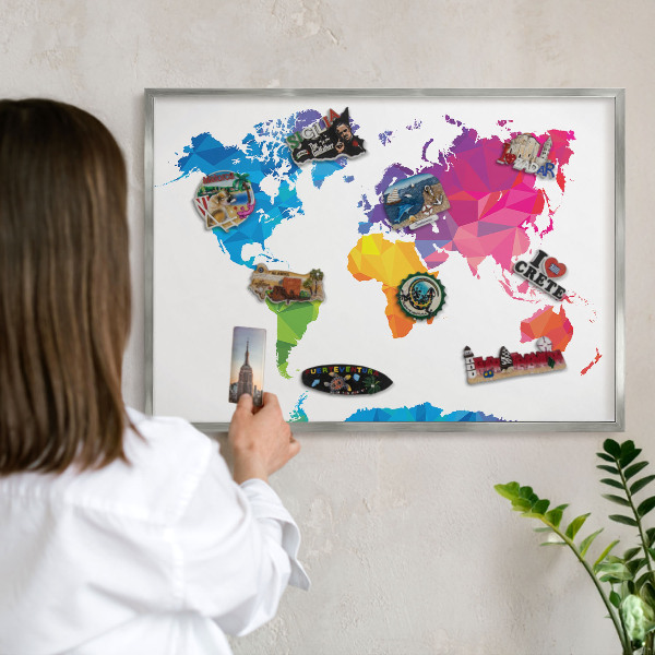 Magneetbord voor souvenir magneten met zilveren lijst Kleurenkaart