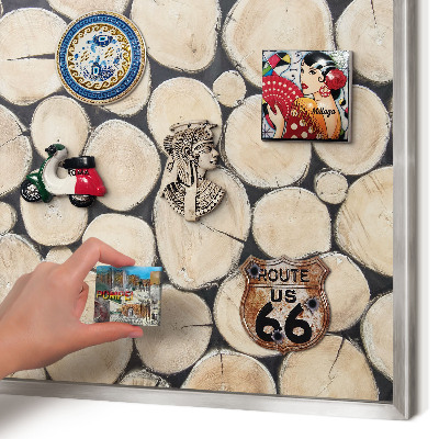 Decoratief metalen magneetbord in een zilveren lijst Houtstructuur