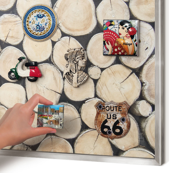 Decoratief metalen magneetbord in een zilveren lijst Houtstructuur
