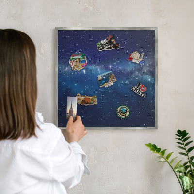Decoratief metalen magneetbord in een zilveren lijst Sterrenruimte
