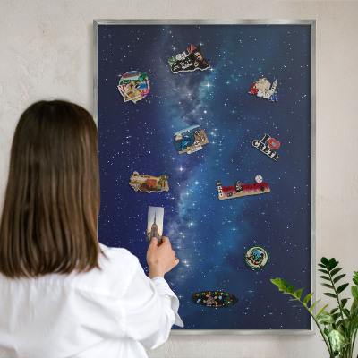 Decoratief metalen magneetbord in een zilveren lijst Sterrenruimte