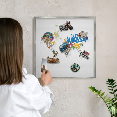 Decoratief metalen magneetbord in een zilveren lijst Kleurenkaart