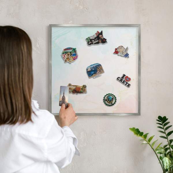 Decoratief metalen magneetbord in een zilveren lijst Pastel elegantie