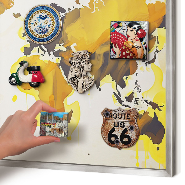 Decoratief metalen magneetbord in een zilveren lijst Wereldkaart