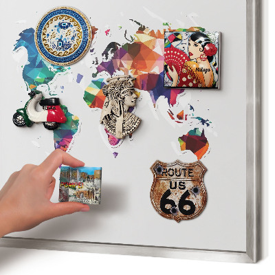 Magneetbord voor souvenir magneten met zilveren lijst Wereldkaart