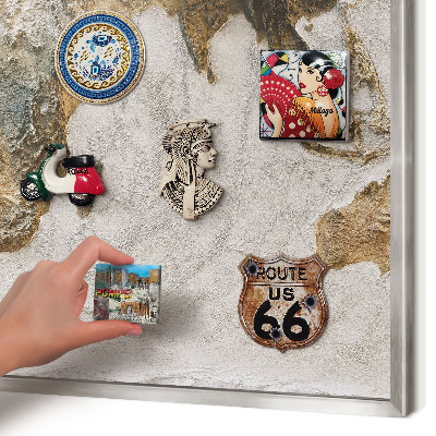 Decoratief metalen magneetbord in een zilveren lijst Reliëfkaart