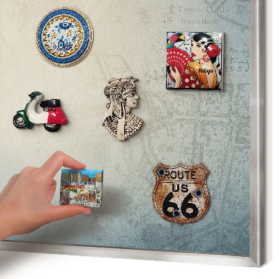 Magneetbord voor souvenir magneten met zilveren lijst Oude kaart