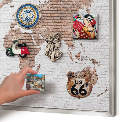 Magneetbord voor souvenir magneten met zilveren lijst Bakstenen plattegrond