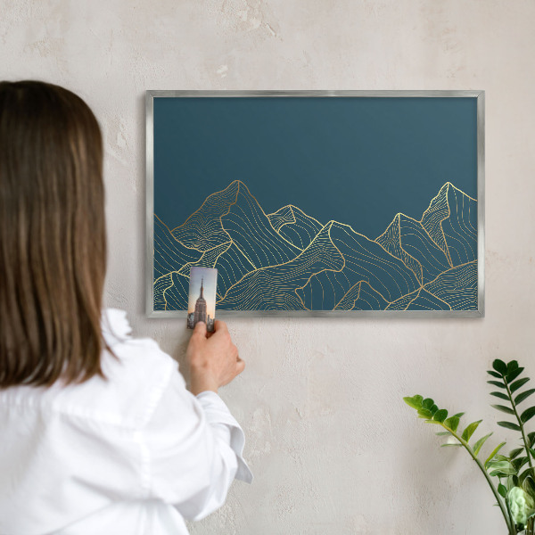 Magneetbord voor souvenir magneten met zilveren lijst Bergminimalisme