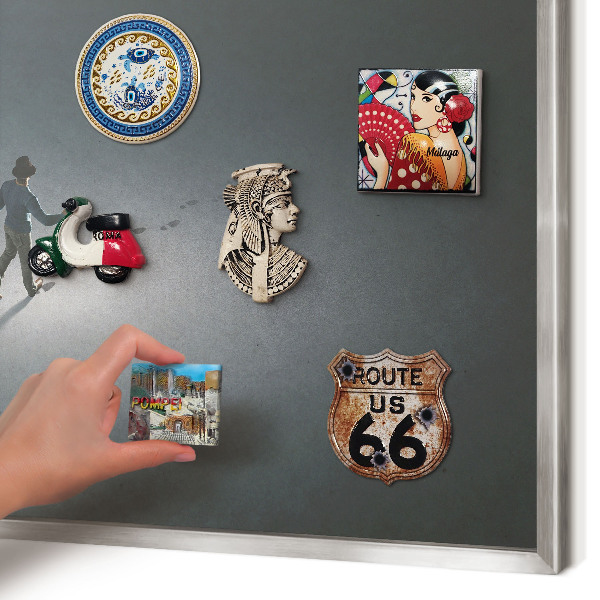 Magneetbord voor souvenir magneten met zilveren lijst Nachtwandeling