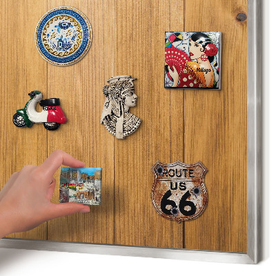 Decoratief metalen magneetbord in een zilveren lijst Houtstructuur