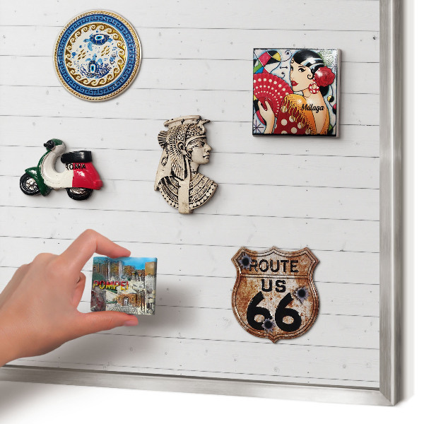 Decoratief metalen magneetbord in een zilveren lijst Witte borden
