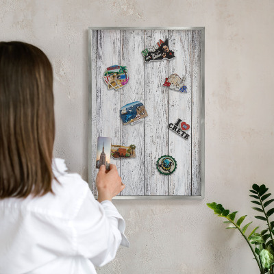 Decoratief metalen magneetbord in een zilveren lijst Rustiek hout