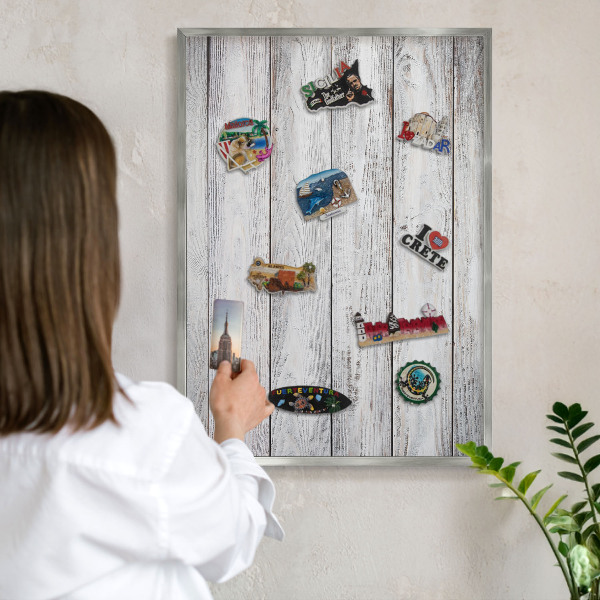 Decoratief metalen magneetbord in een zilveren lijst Rustiek hout
