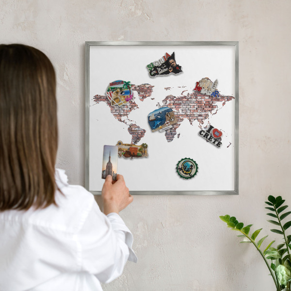 Decoratief metalen magneetbord in een zilveren lijst Baksteenwereld