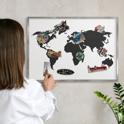 Decoratief metalen magneetbord in een zilveren lijst Wereldkaart