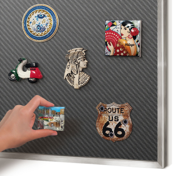 Decoratief metalen magneetbord in een zilveren lijst Geometrische textuur