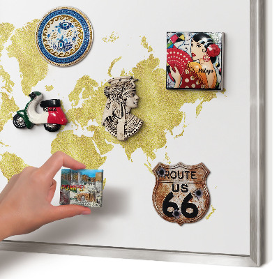 Magneetbord voor souvenir magneten met zilveren lijst Wereldkaart