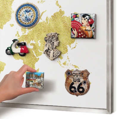 Magneetbord voor souvenir magneten met zilveren lijst Wereldkaart