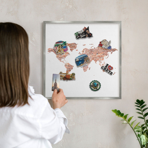 Magneetbord voor souvenir magneten met zilveren lijst Bakstenen plattegrond