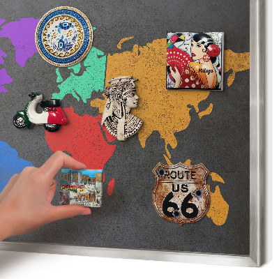 Magneetbord voor souvenir magneten met zilveren lijst Kleurenkaart